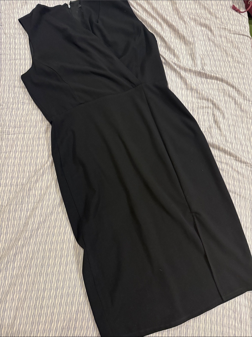 Classic Sleeveless Black Sheath midi Dress